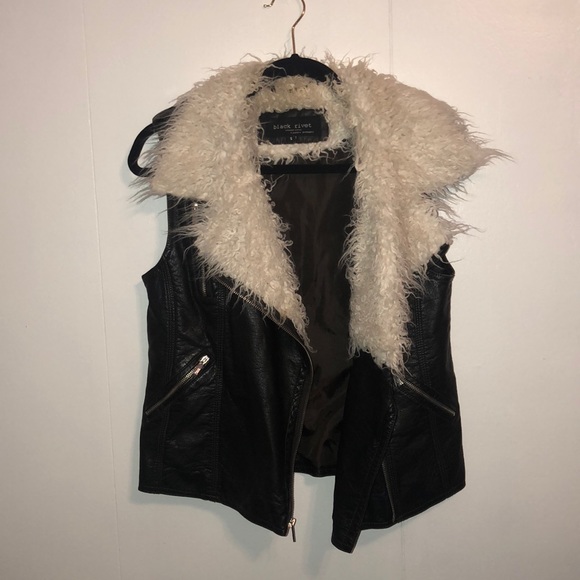 New WILSONS LEATHER (Black Rivet) Leather Vest - Picture 2 of 4